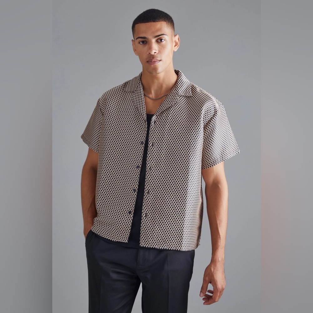 SHORT SLEEVE BOXY‎ TEXTURED PERFORATED SHIRT